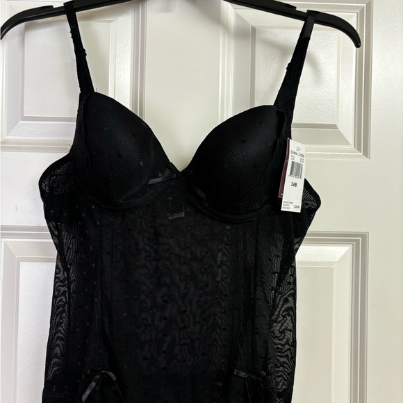 Lingerie - Picture 2 of 7